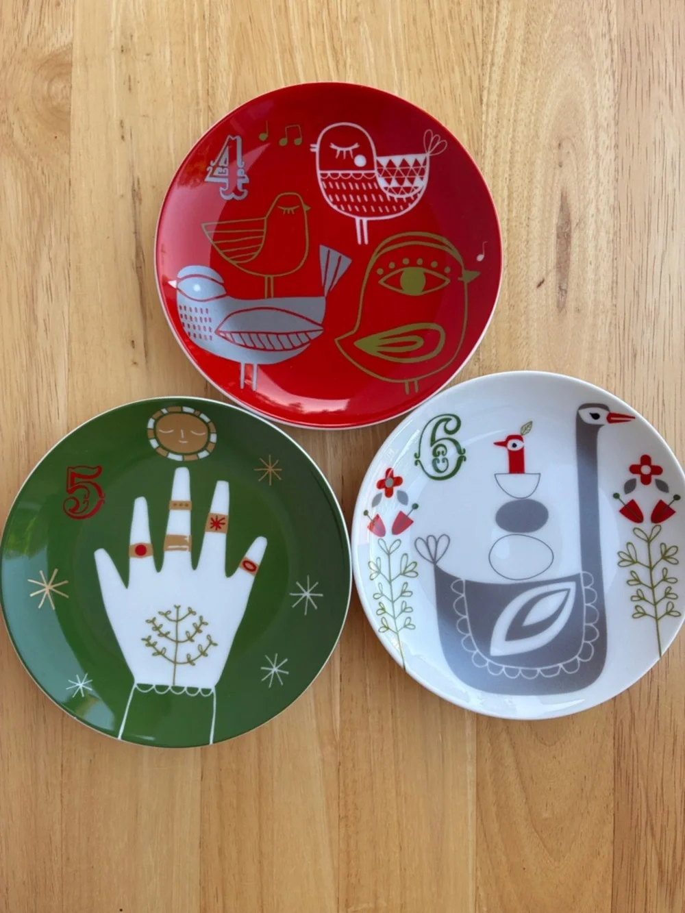 Crate & Barrel Suzy Ultman 12 days of Christmas appetizer plates set in holder